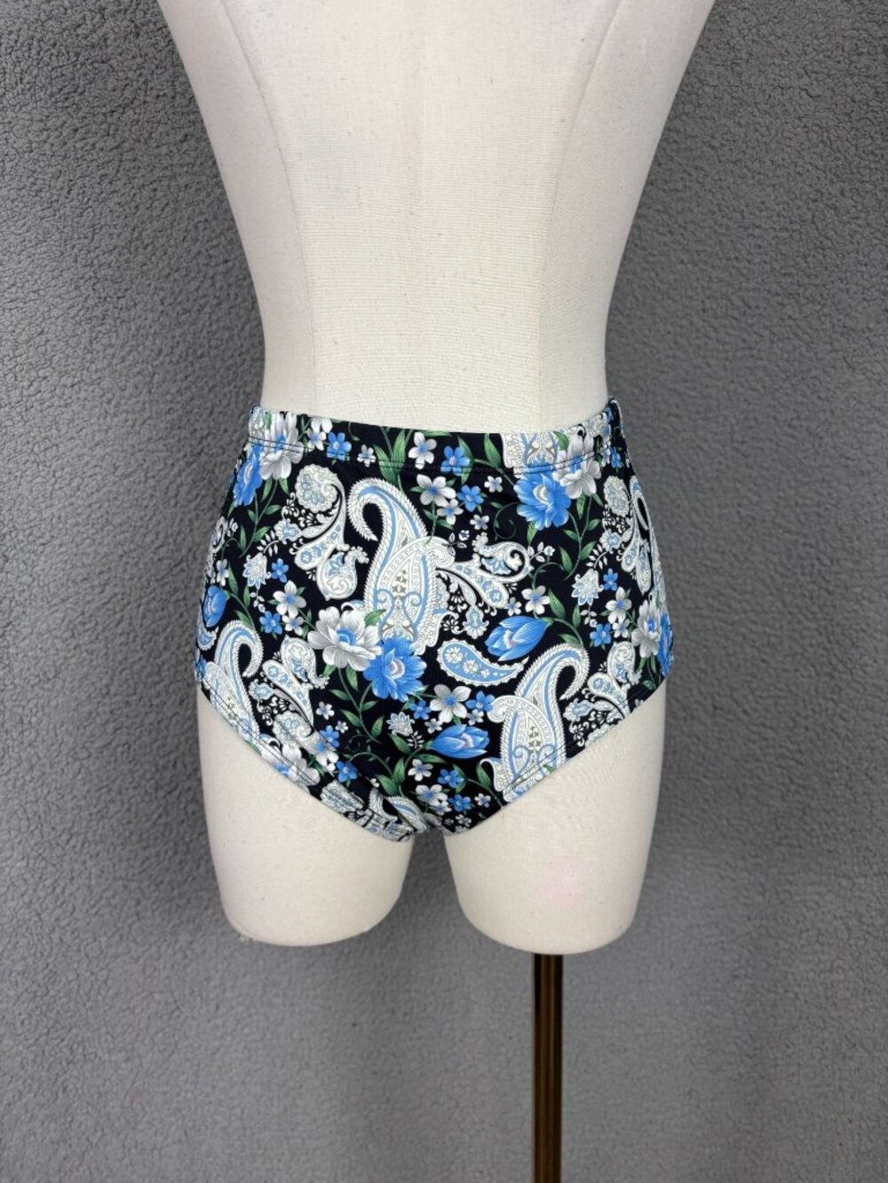 Micosuza  Women's High-Waisted  Retro Paisley  Swim Bottoms Multi Size 8 NWT's.